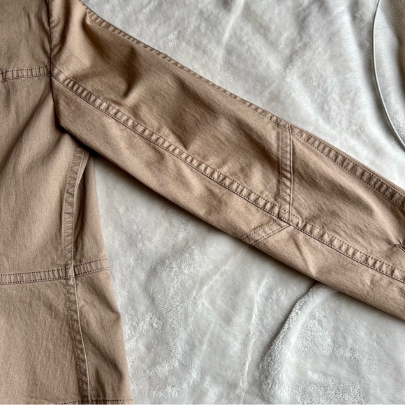 Dressy button up jacket, color khaki, size small - Picture 3 of 3